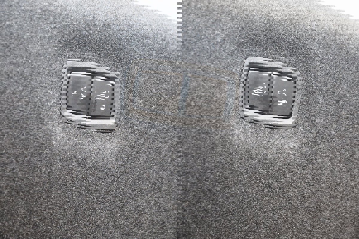 Used 2020 Porsche Taycan 4S image 65