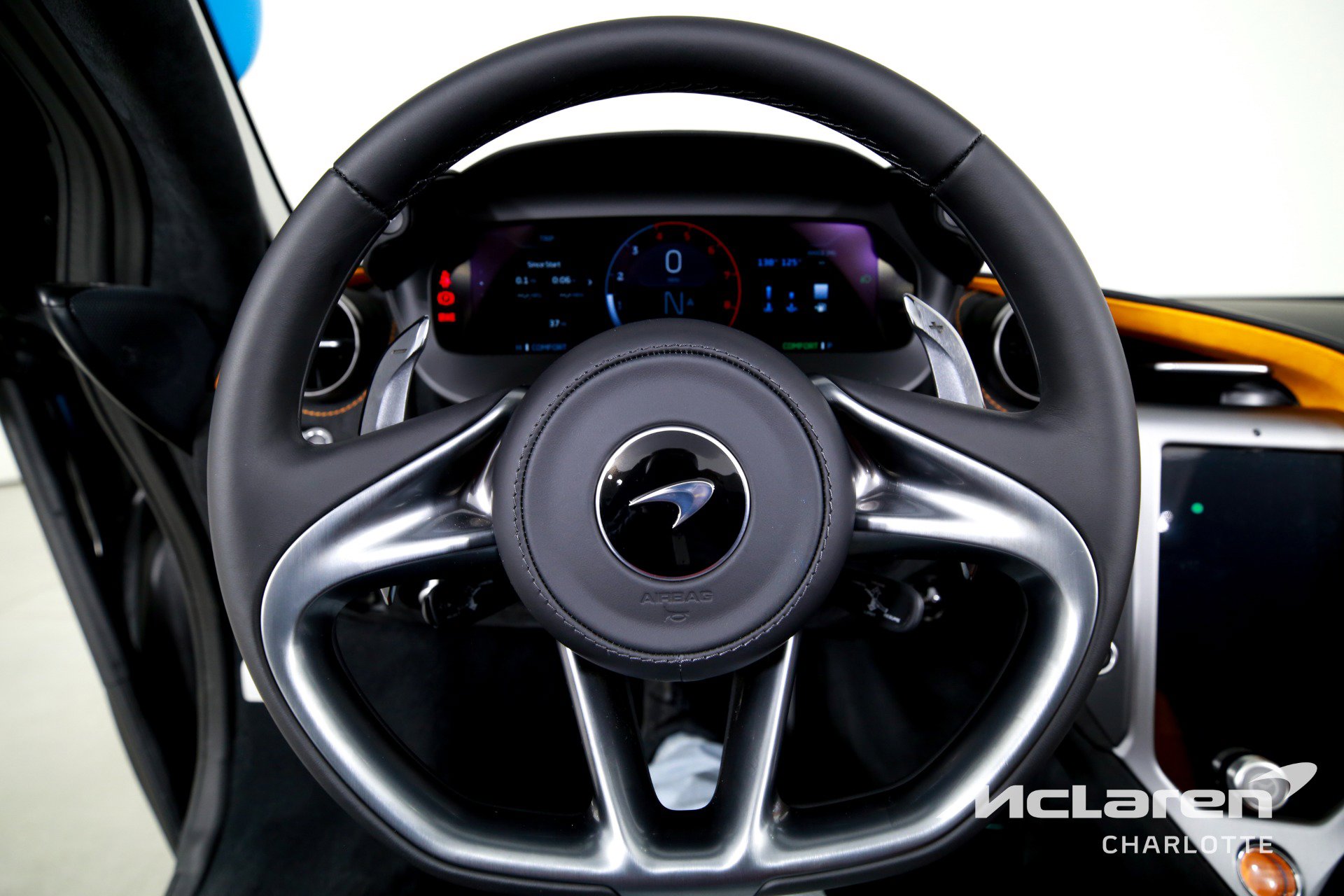 Used 2027 McLaren 750S Spider RWD image 16