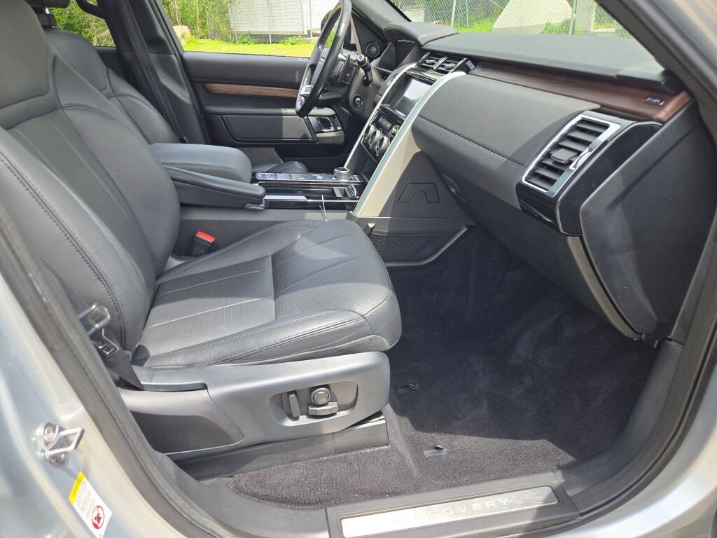 Used 2019 Land Rover Discovery HSE AWD/4WD image 7
