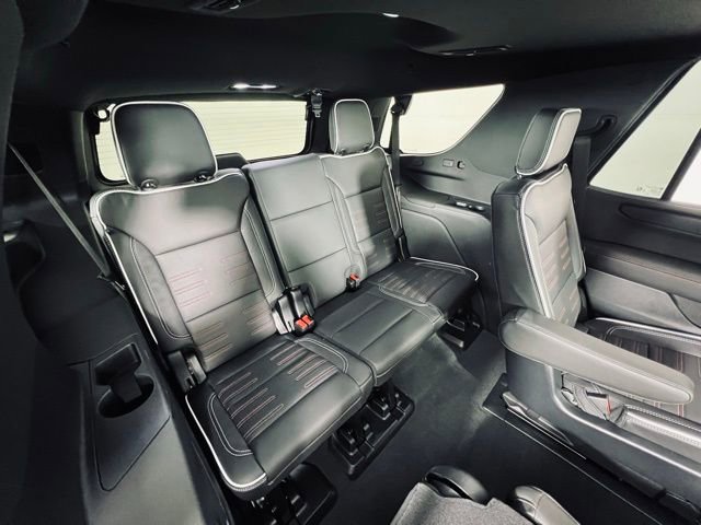 Used 2025 GMC Yukon AT4 Ultimate image 13