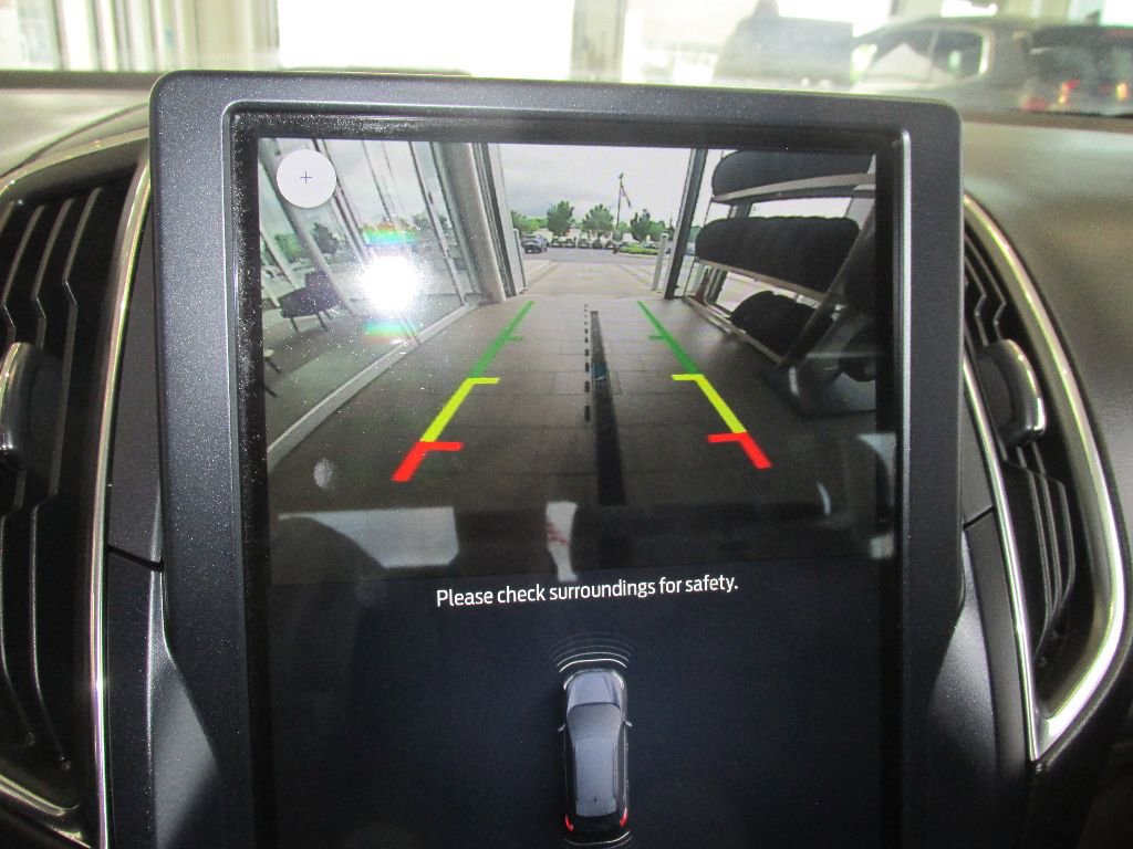 Used 2022 Ford Edge Titanium image 22