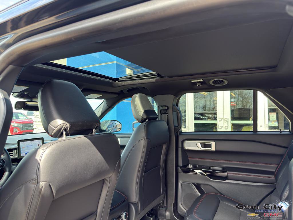 Used 2023 Ford Explorer ST-Line w/ Class IV Trailer Tow Package AWD/4WD image 15