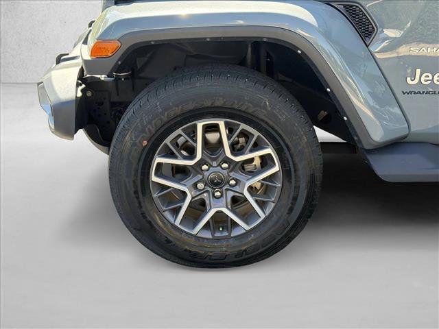 Used 2024 Jeep Wrangler Unlimited Sahara w/ Technology Group AWD/4WD image 30