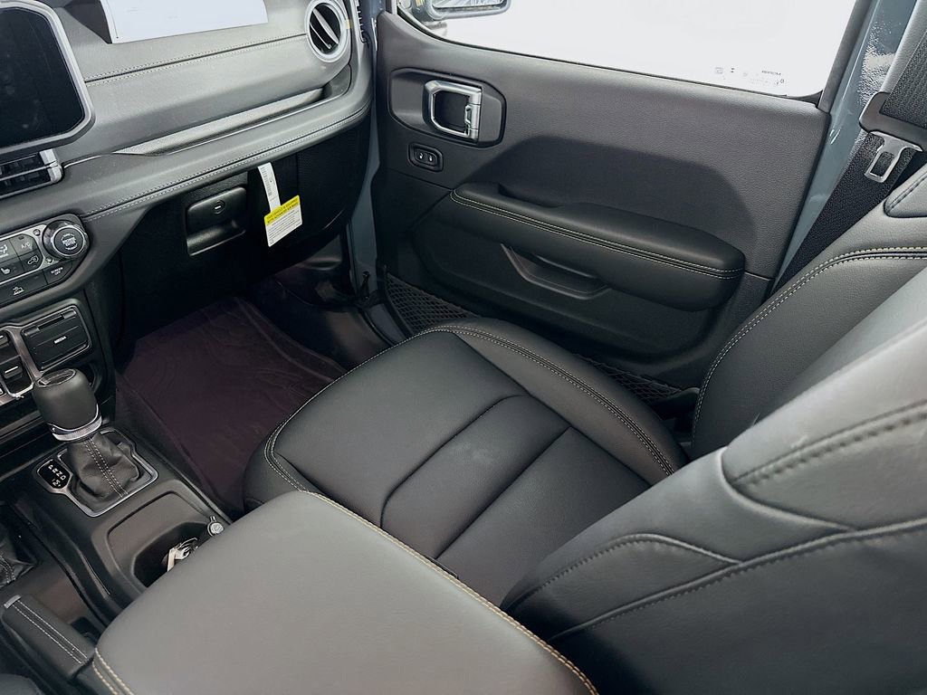 New 2026 Jeep Gladiator Sport AWD/4WD image 30