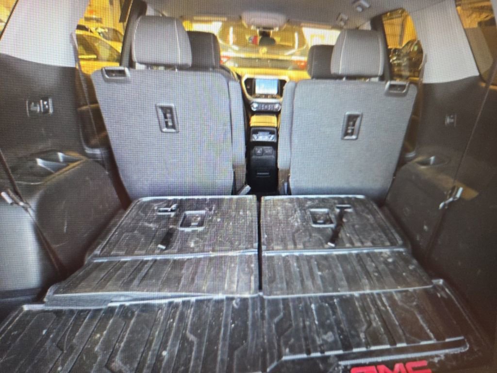 Used 2023 GMC Acadia SLE w/ Driver Convenience Package image 23