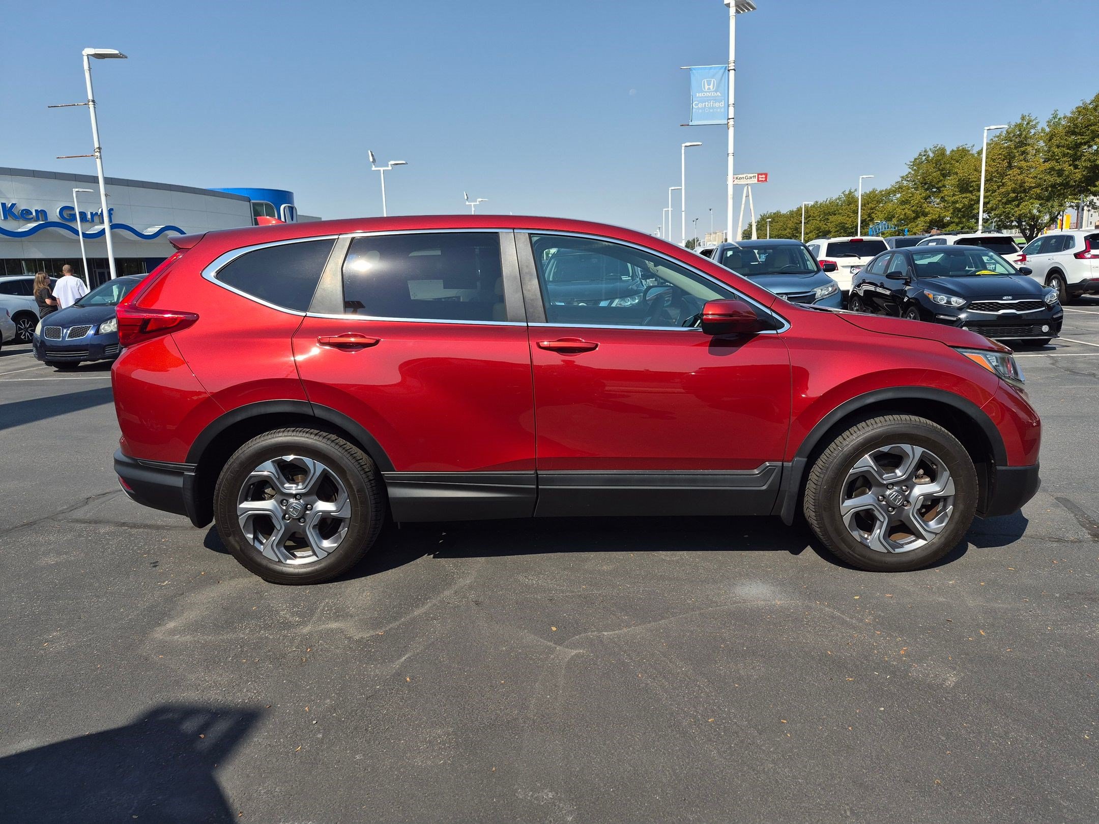 Used 2018 Honda CR-V EX image 2