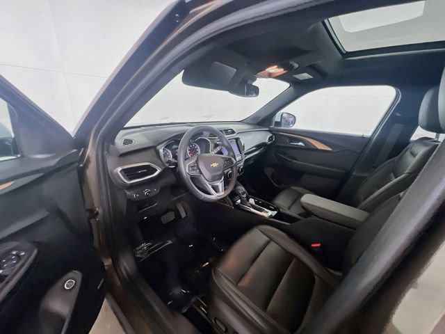 Used 2022 Chevrolet TrailBlazer ACTIV w/ Sun and Liftgate Package FWD image 17