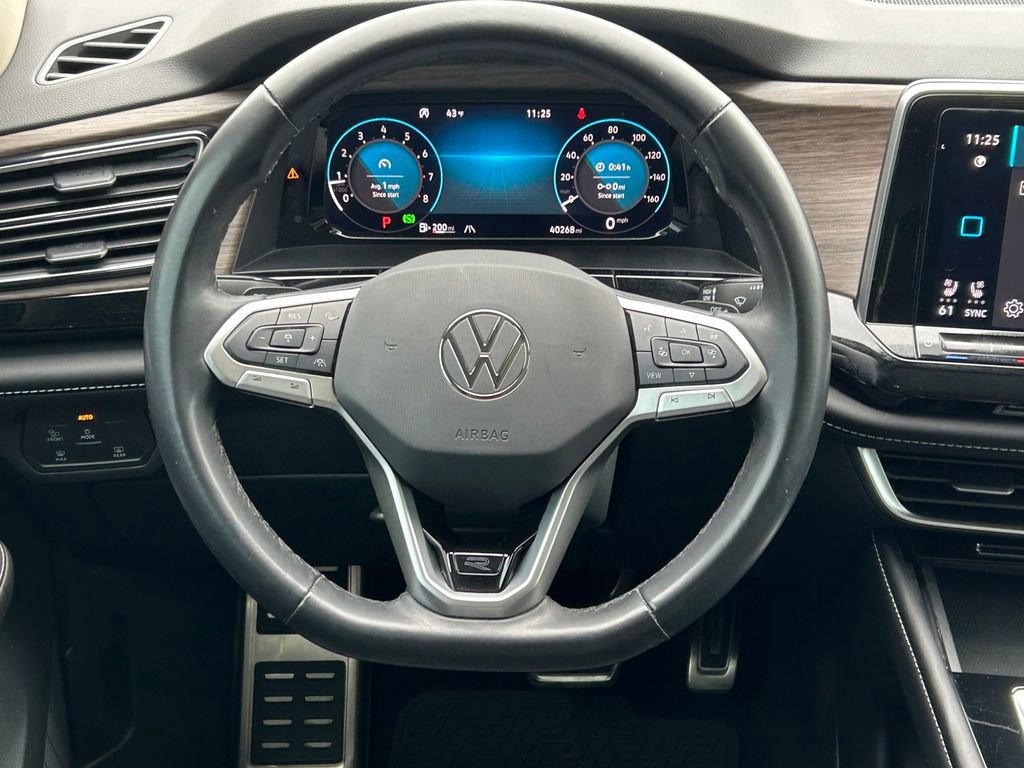 Used 2024 Volkswagen Atlas SEL Premium R-Line AWD/4WD image 45