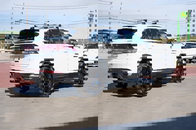 New 2026 Volkswagen Atlas Cross Sport SE image 6