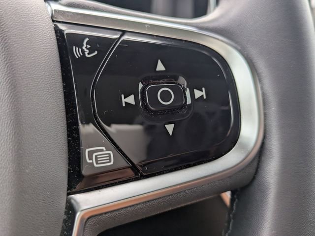 Certified 2023 Volvo XC60 B5 Plus w/ Protection Package Premier AWD/4WD image 18