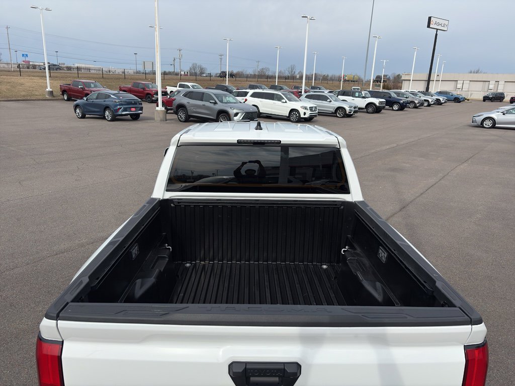 Used 2025 Toyota Tacoma TRD Off-Road image 5