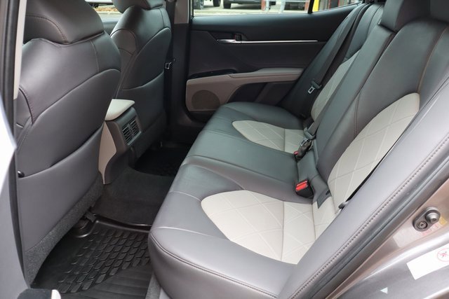 Used 2018 Toyota Camry XLE image 34