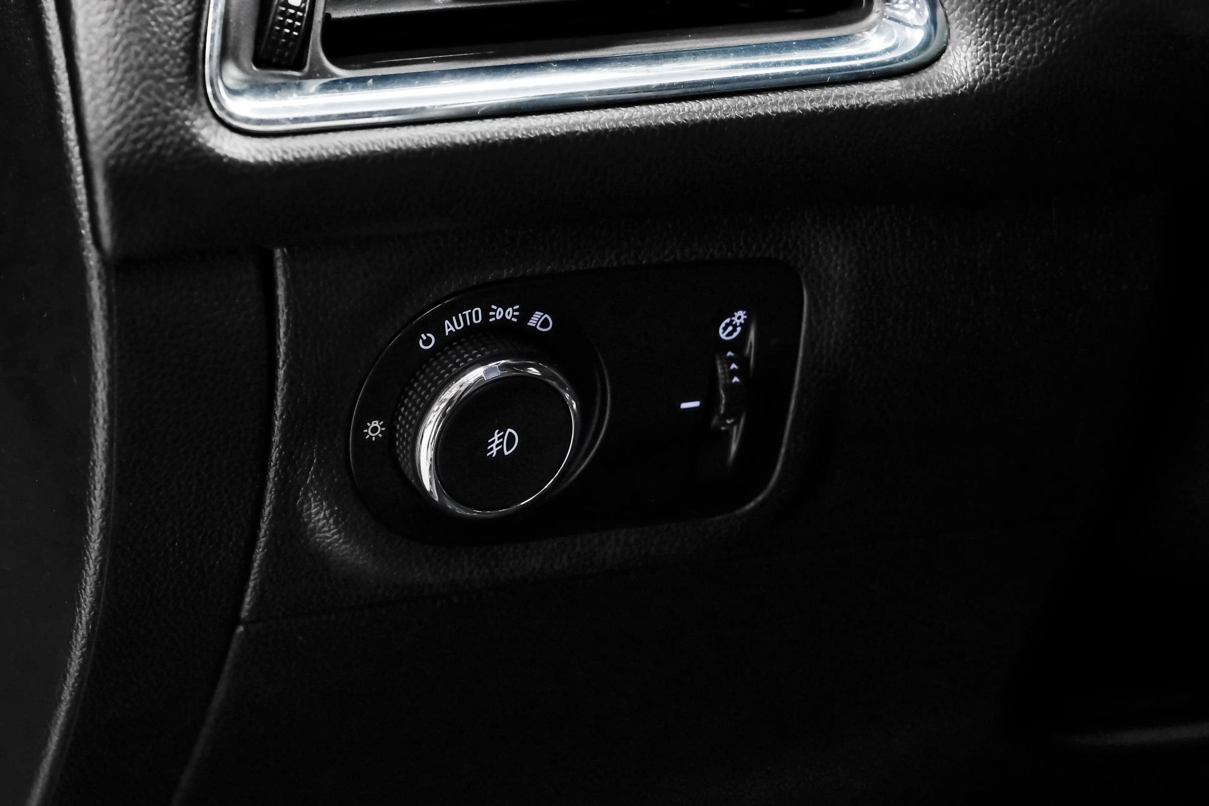 Used 2016 Chevrolet Cruze Premier image 22