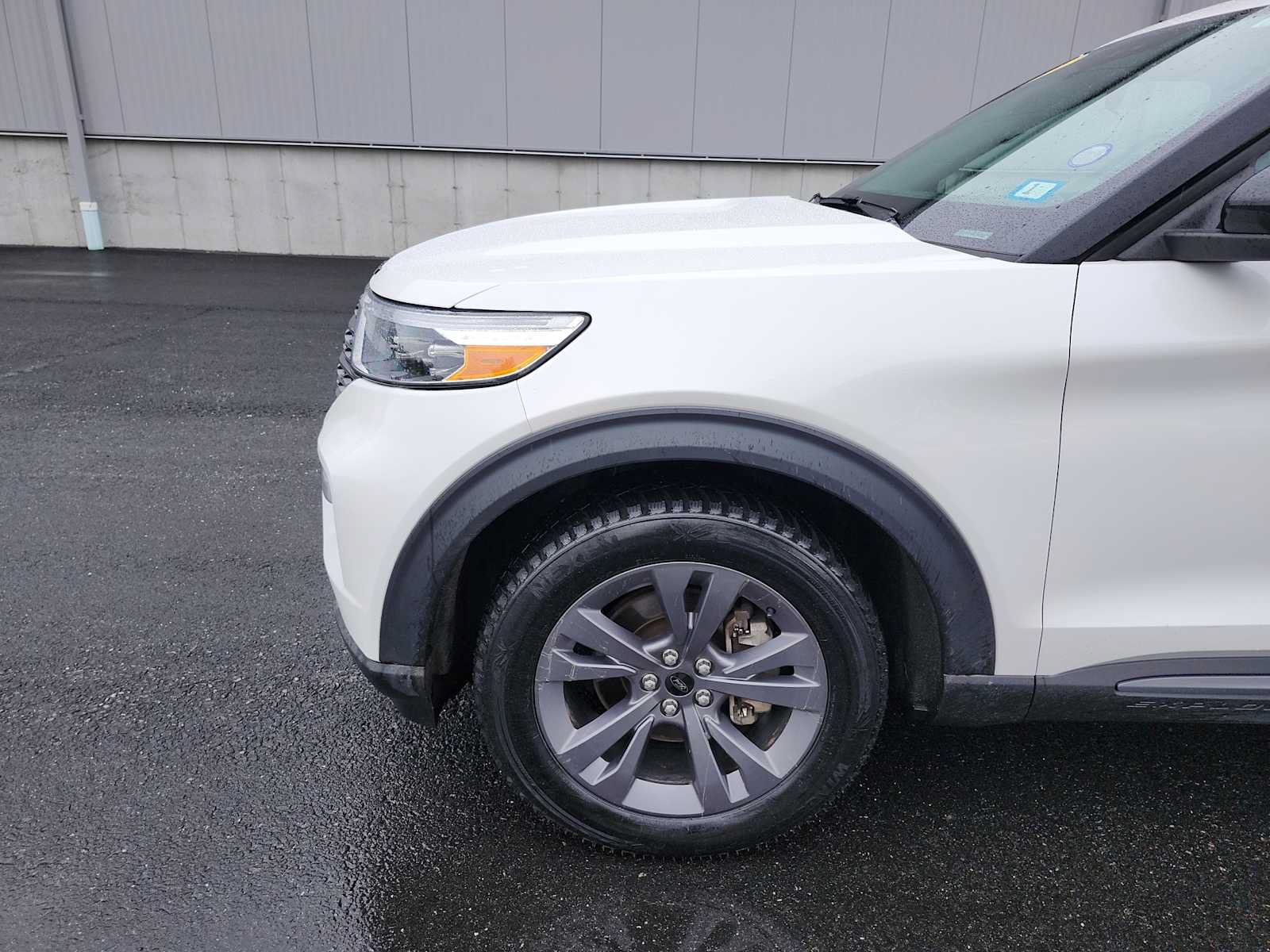 Used 2024 Ford Explorer XLT w/ Equipment Group 202A AWD/4WD image 10