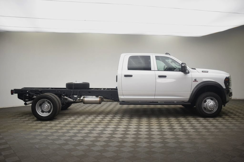 New 2026 RAM 5500 Tradesman w/ Chrome Appearance Group AWD/4WD image 4