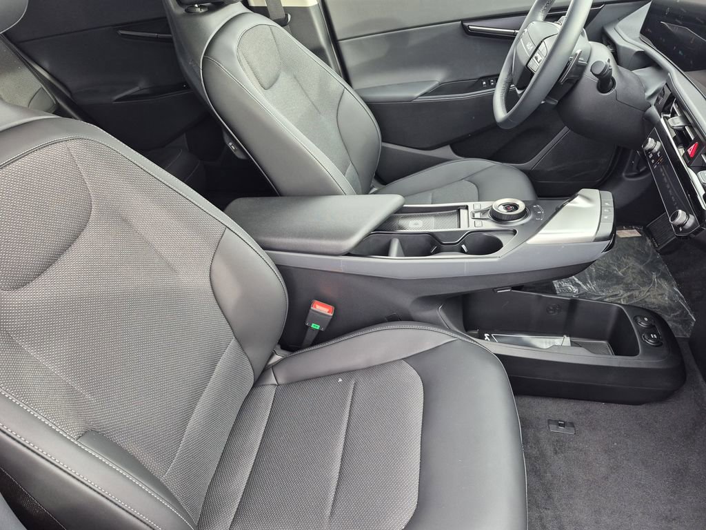 New 2025 Kia EV6 Light w/ Light LR Technology Package image 14