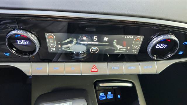 Used 2025 Genesis GV70 2.5T AWD/4WD image 18