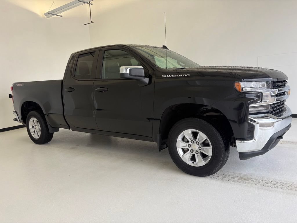 Used 2020 Chevrolet Silverado 1500 LT w/ Trailering Package AWD/4WD image 1
