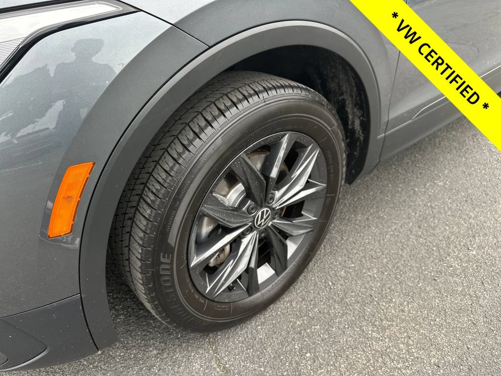 Certified 2024 Volkswagen Tiguan SE AWD/4WD image 8