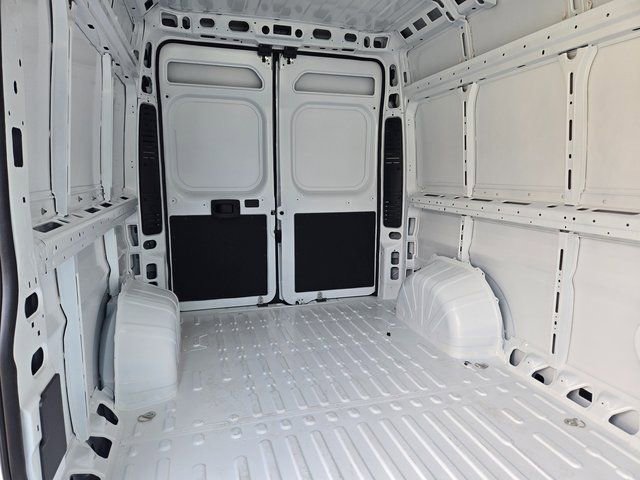 New 2025 RAM ProMaster 2500 w/ Convenience Group FWD image 6