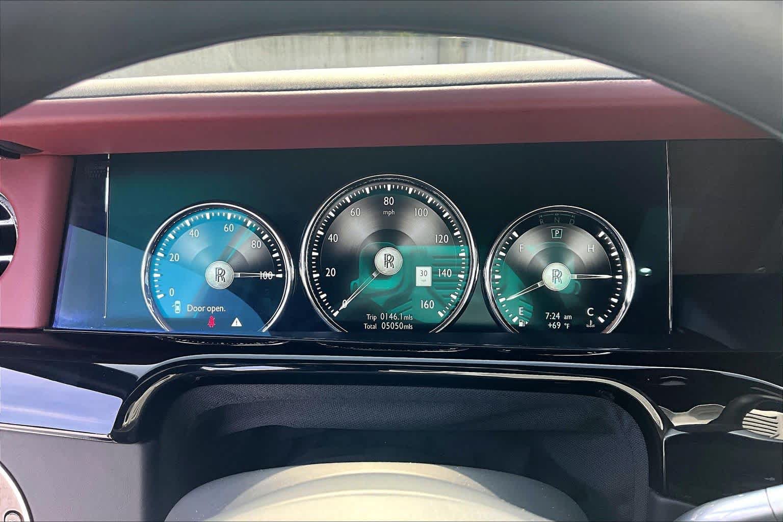 Used 2024 Rolls-Royce Phantom Sedan RWD image 26