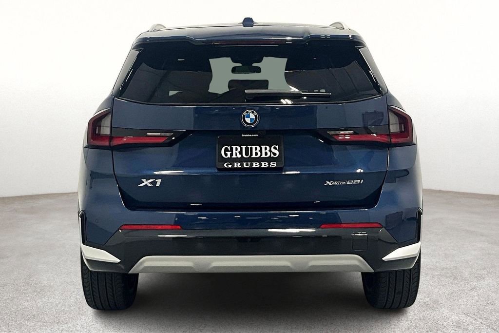 Certified 2025 BMW X1 xDrive28i w/ Technology Package image 4