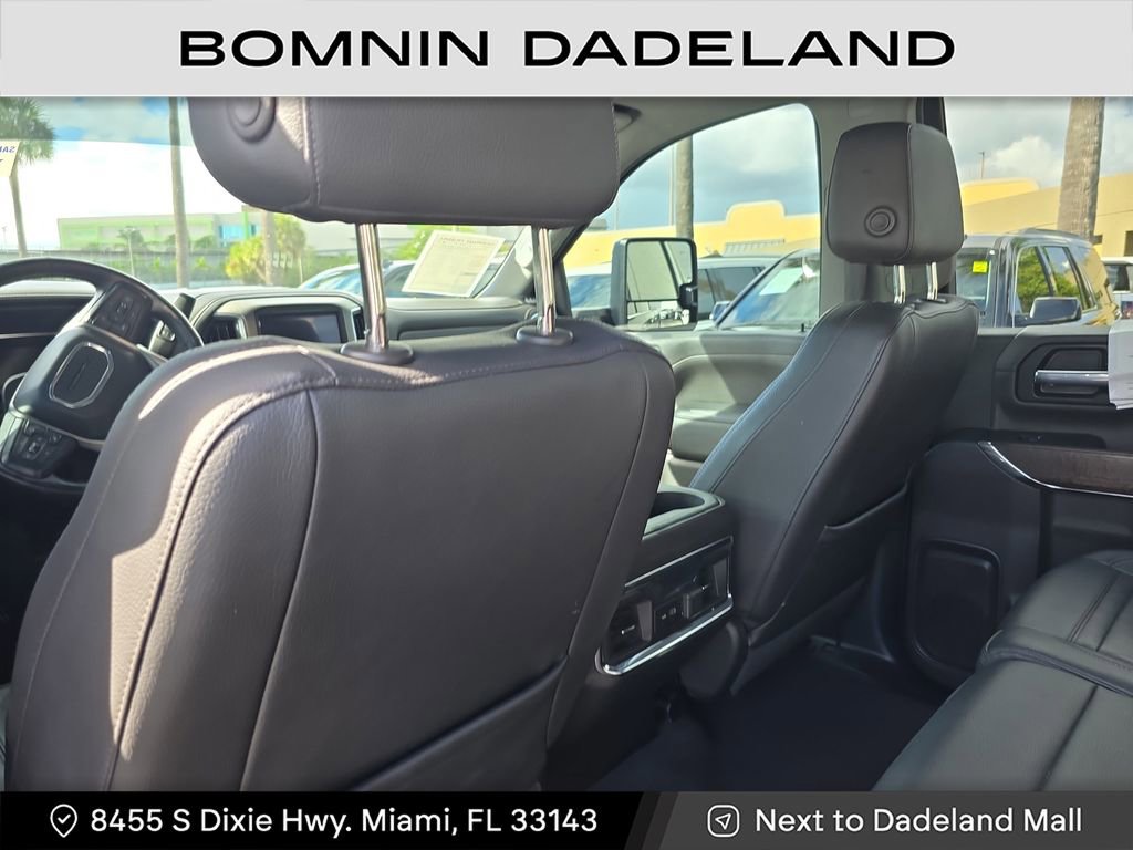 Used 2022 GMC Sierra 3500 Denali w/ Denali Ultimate Package image 16