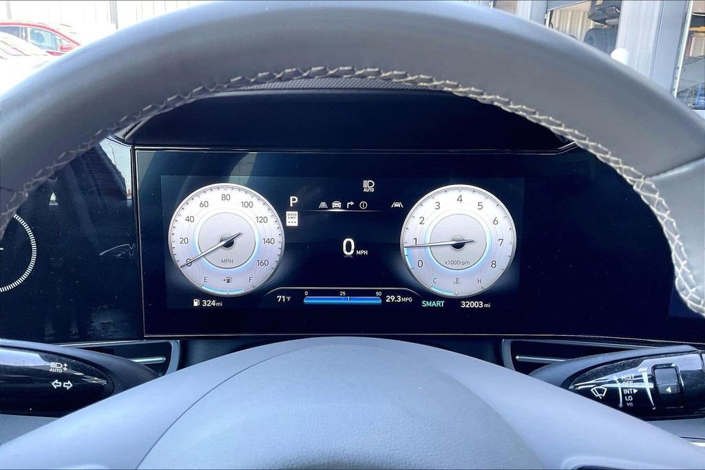 Used 2025 Hyundai Elantra SEL image 19