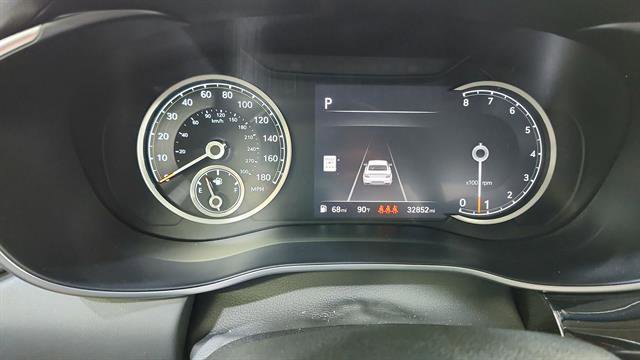 Used 2025 Genesis G70 2.5T AWD/4WD image 14