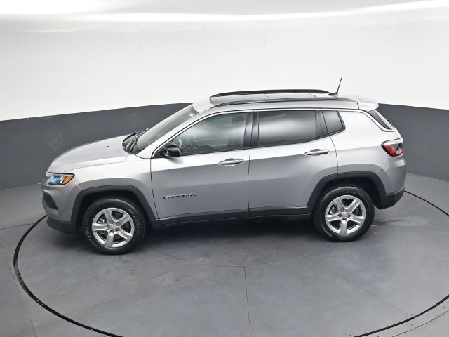Used 2023 Jeep Compass Latitude w/ Sun and Sound Group AWD/4WD image 29