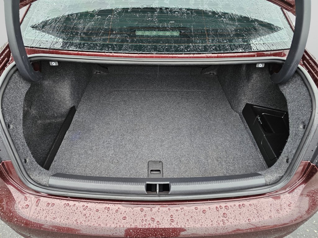 Used 2013 Volkswagen Passat TDI SEL Premium image 20