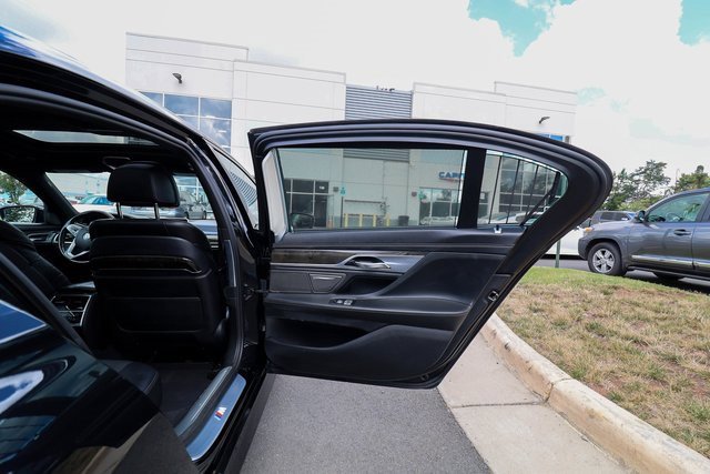 Used 2017 BMW 750i xDrive image 64