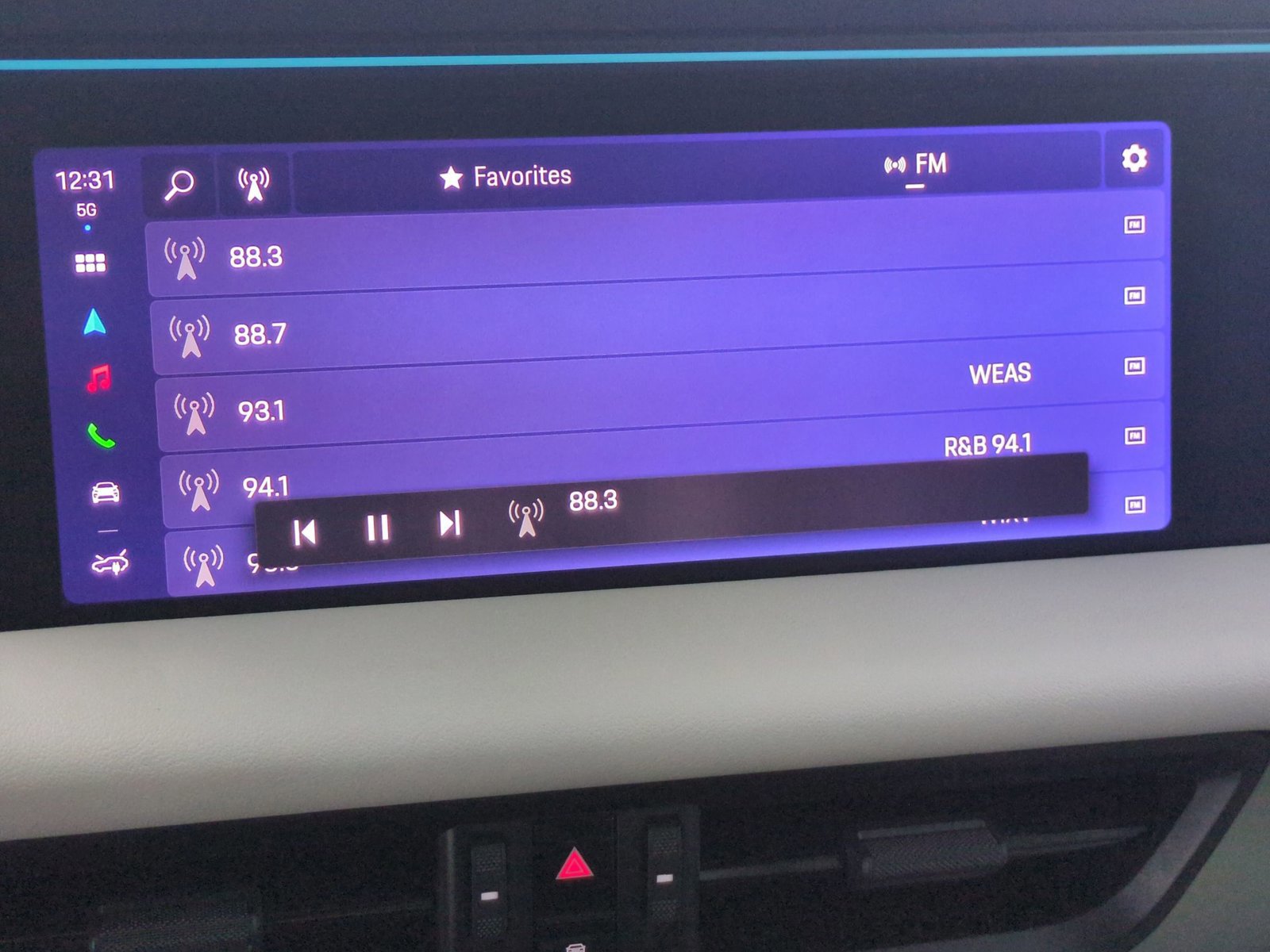 Certified 2025 Porsche Macan 4 Electric image 18