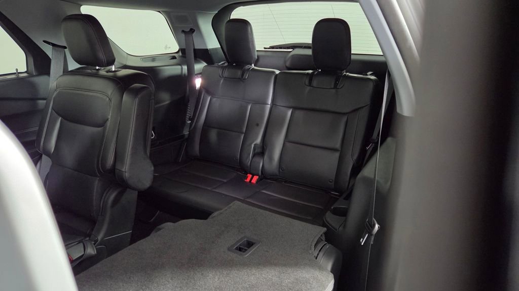 Used 2023 Ford Explorer Limited w/ Equipment Group 301A image 34