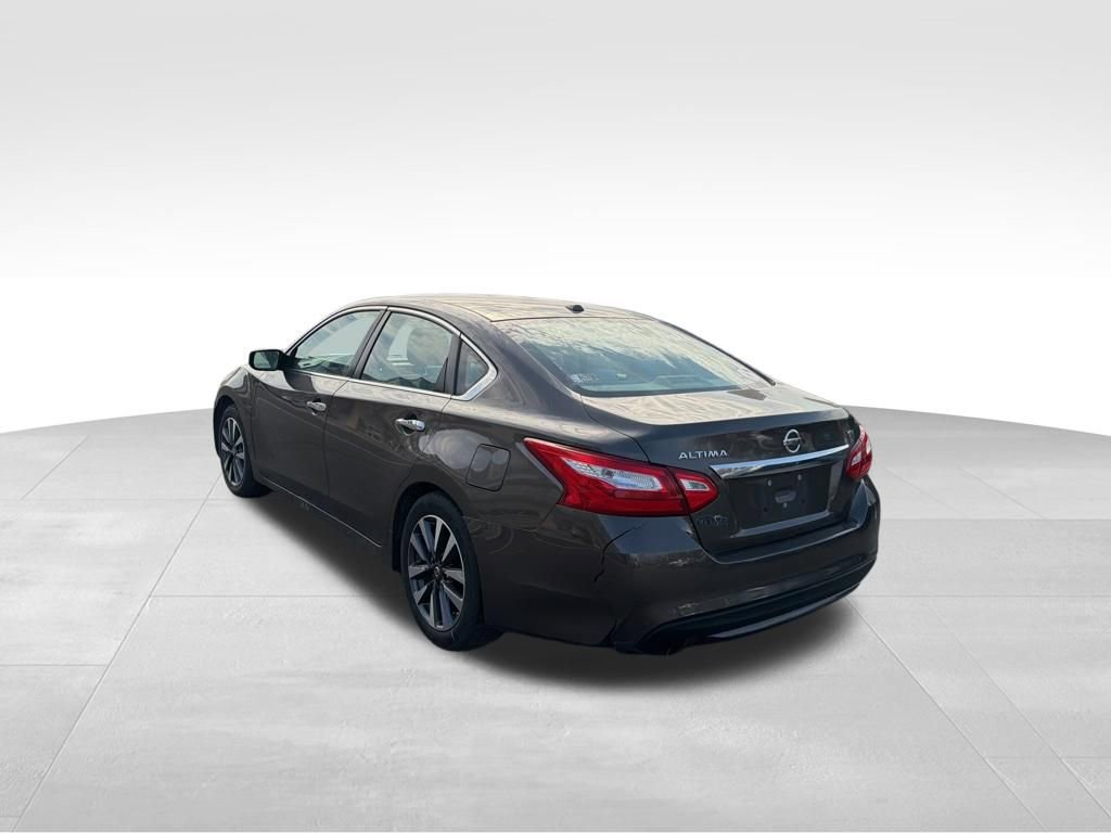 Used 2017 Nissan Altima 2.5 SV image 7