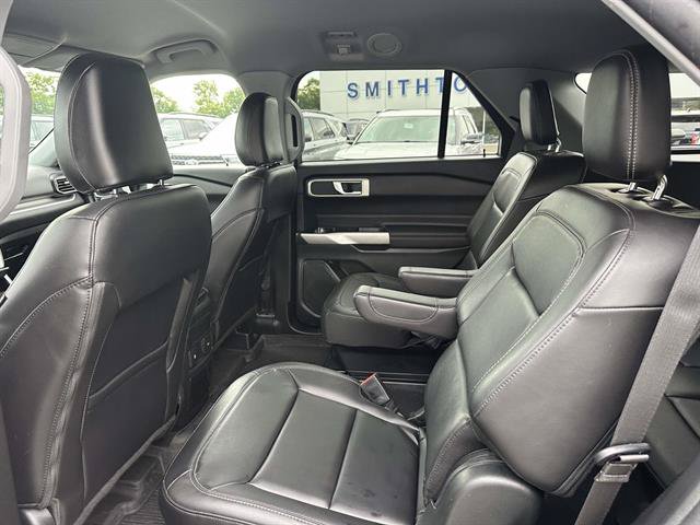 Used 2023 Ford Explorer XLT w/ Equipment Group 202A AWD/4WD image 31