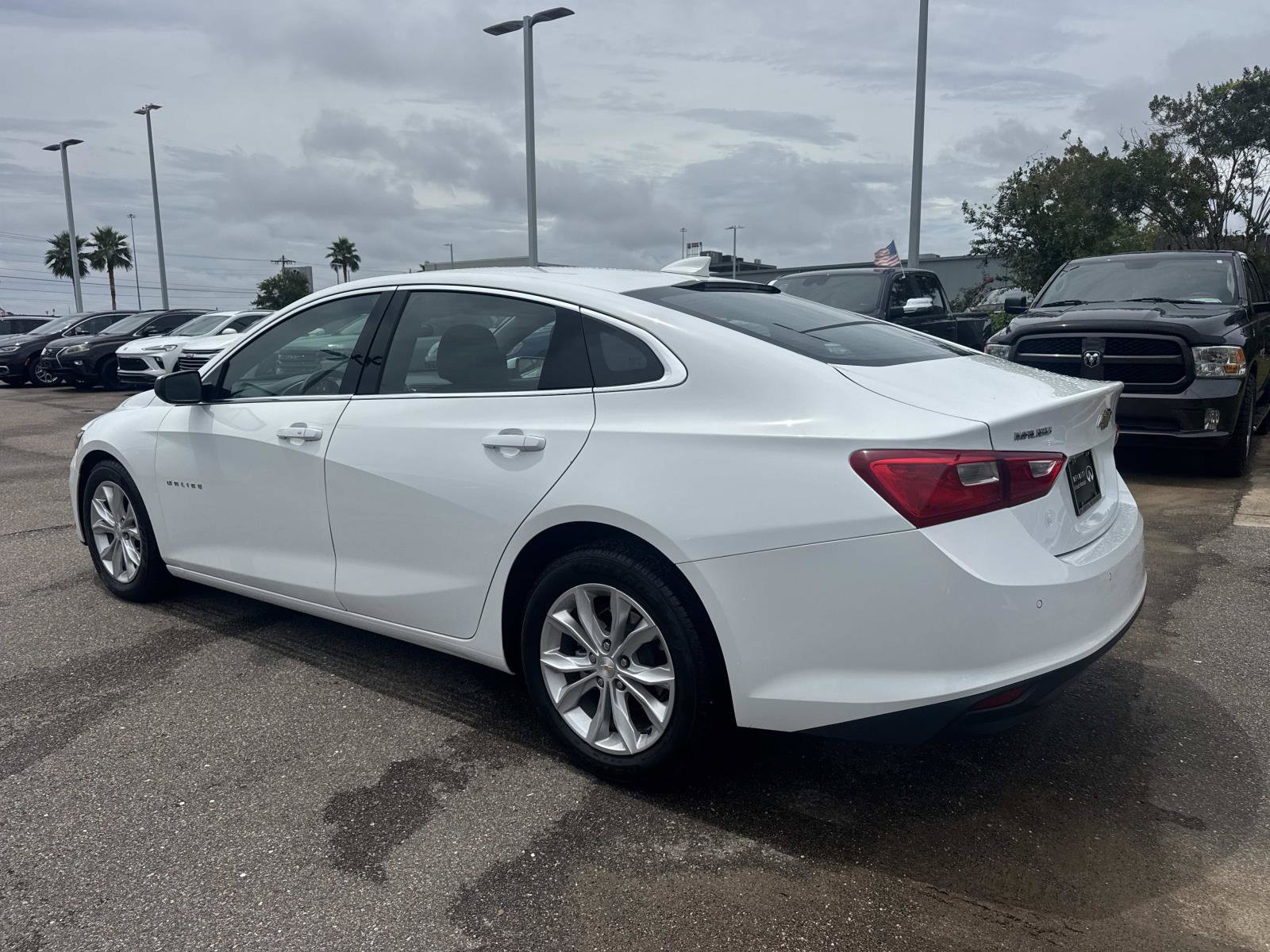 Used 2025 Chevrolet Malibu LT FWD image 7