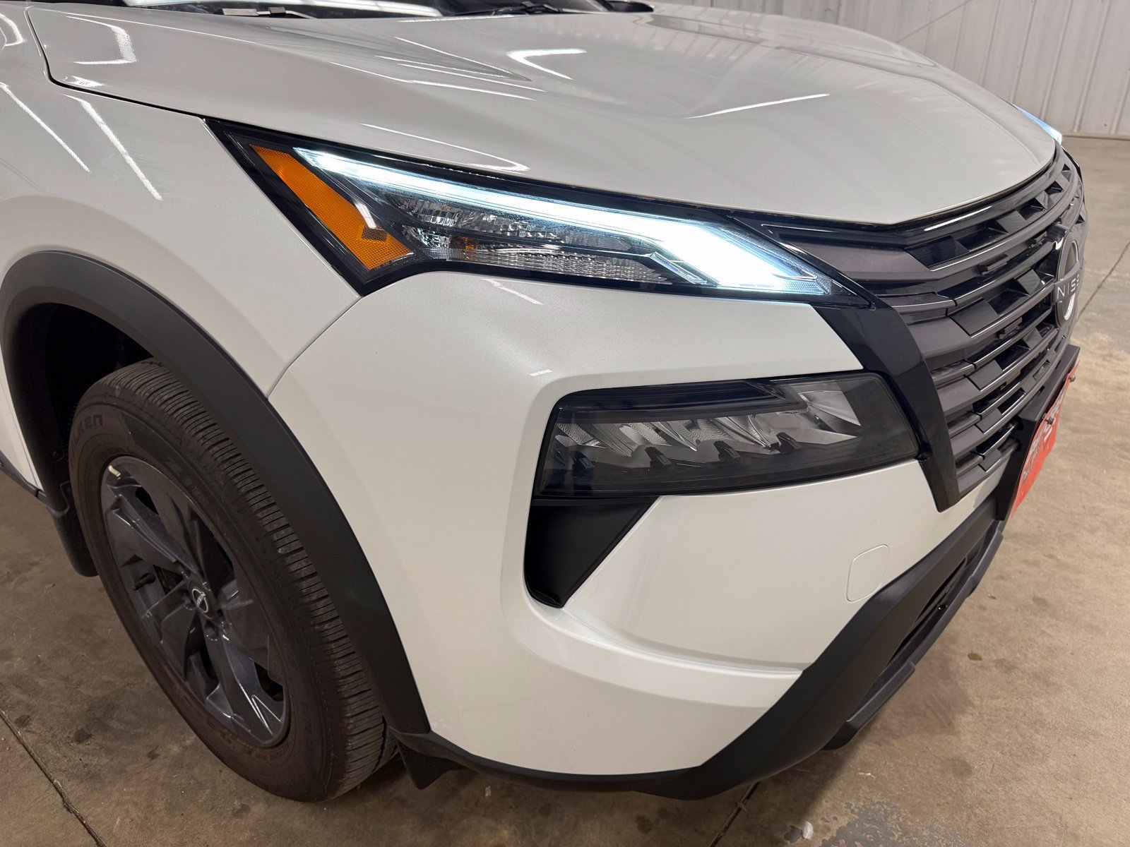 Used 2026 Nissan Rogue SV FWD image 4