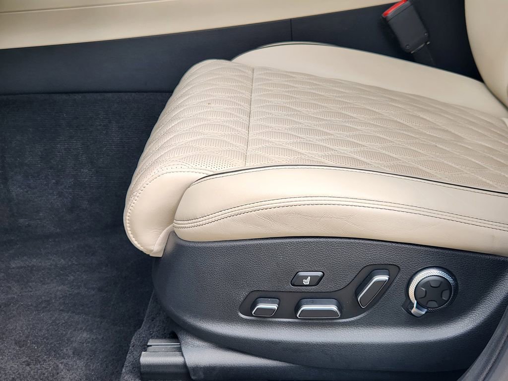 Used 2025 Genesis GV70 3.5T Sport w/ Sport Advanced Package image 23