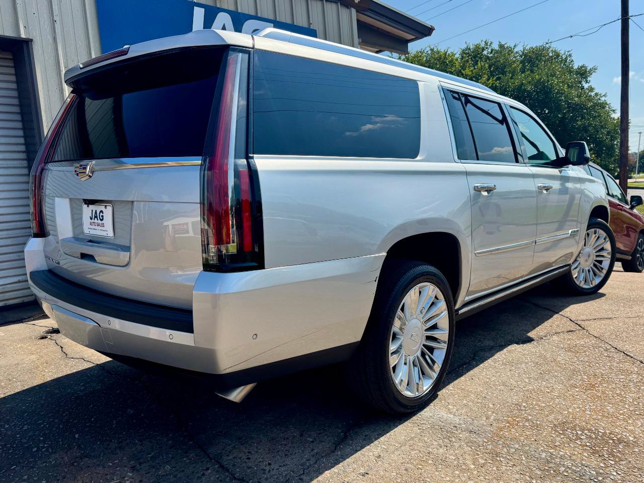 Used 2017 Cadillac Escalade ESV Platinum AWD/4WD image 7