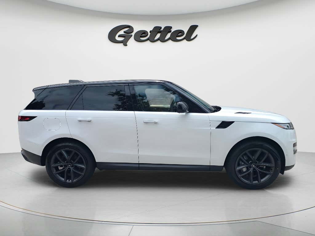 Used 2024 Land Rover Range Rover Sport SE AWD/4WD image 4