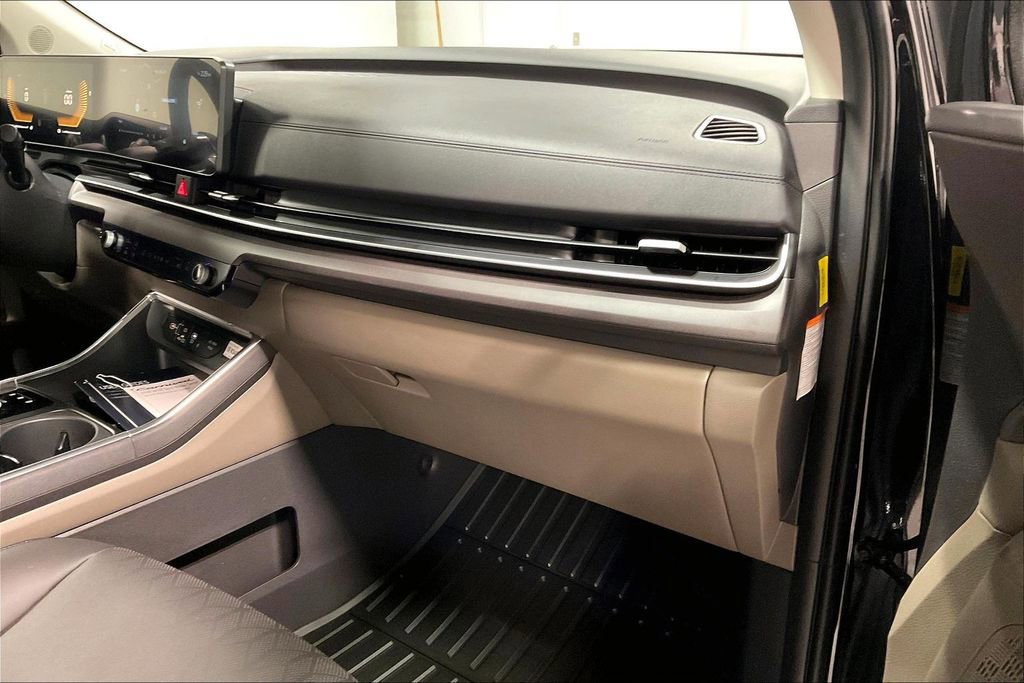 New 2026 Kia Carnival EX FWD image 10