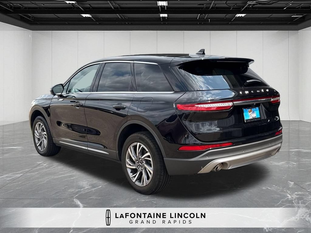 Certified 2023 Lincoln Corsair FWD w/ Equipment Group 101A image 3