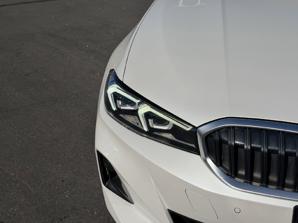 Used 2025 BMW 330i xDrive Sedan AWD/4WD image 5