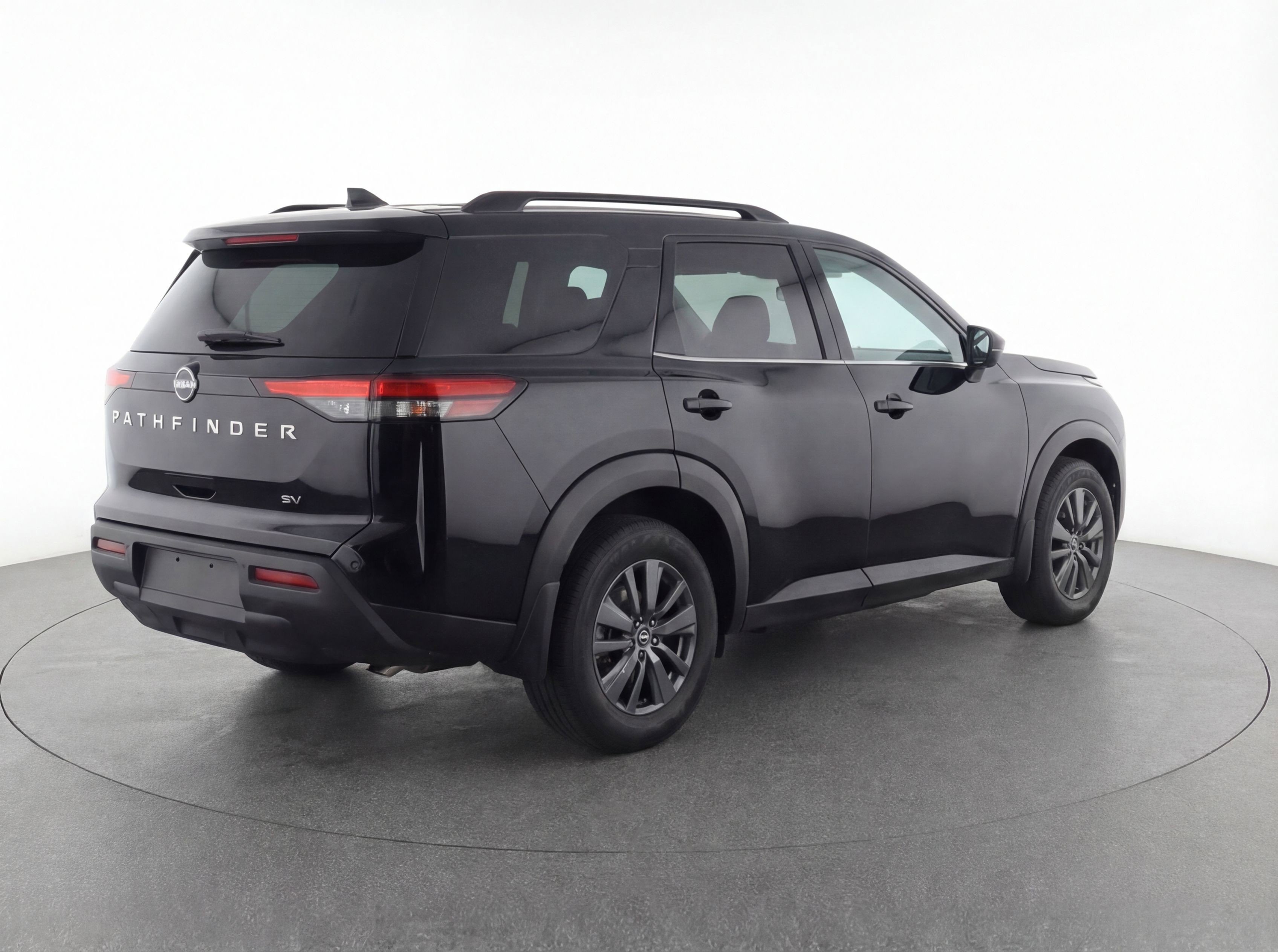 Used 2024 Nissan Pathfinder SV image 9