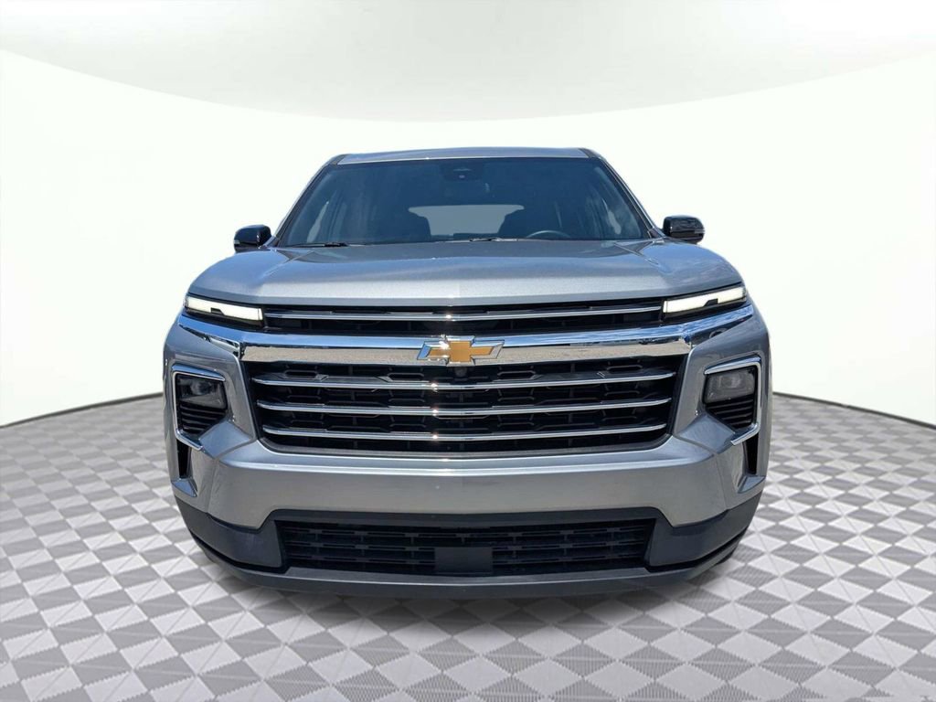 Used 2026 Chevrolet Traverse LT FWD image 8