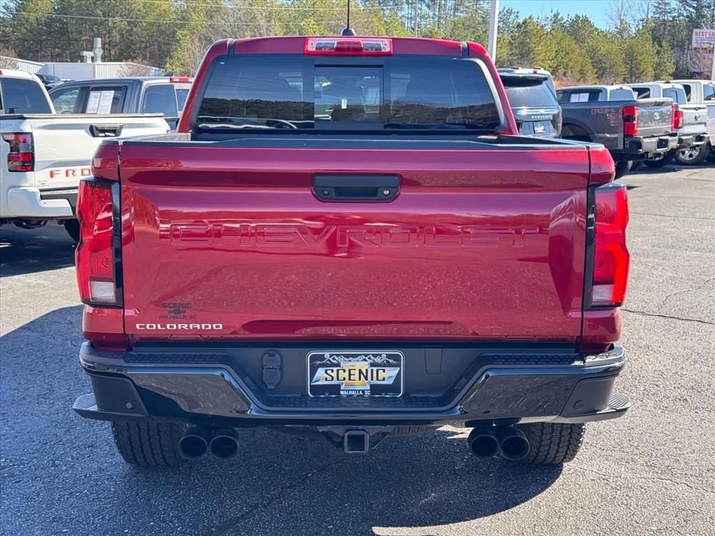 Used 2024 Chevrolet Colorado Z71 w/ Z71 Convenience Package 2 AWD/4WD image 4