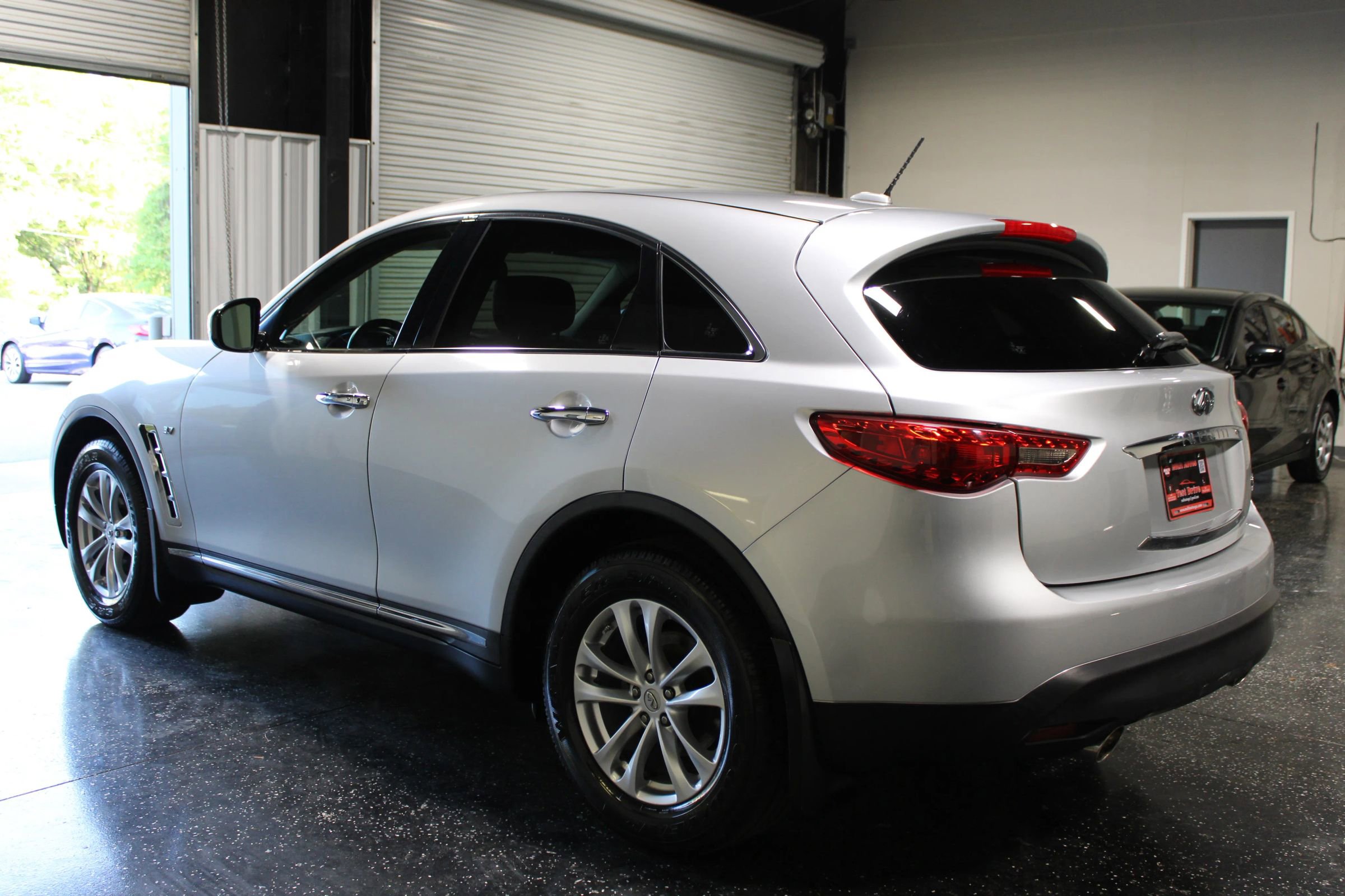 Used 2014 INFINITI QX70 3.7 image 5