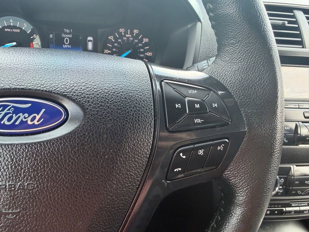 Used 2018 Ford Explorer XLT image 24