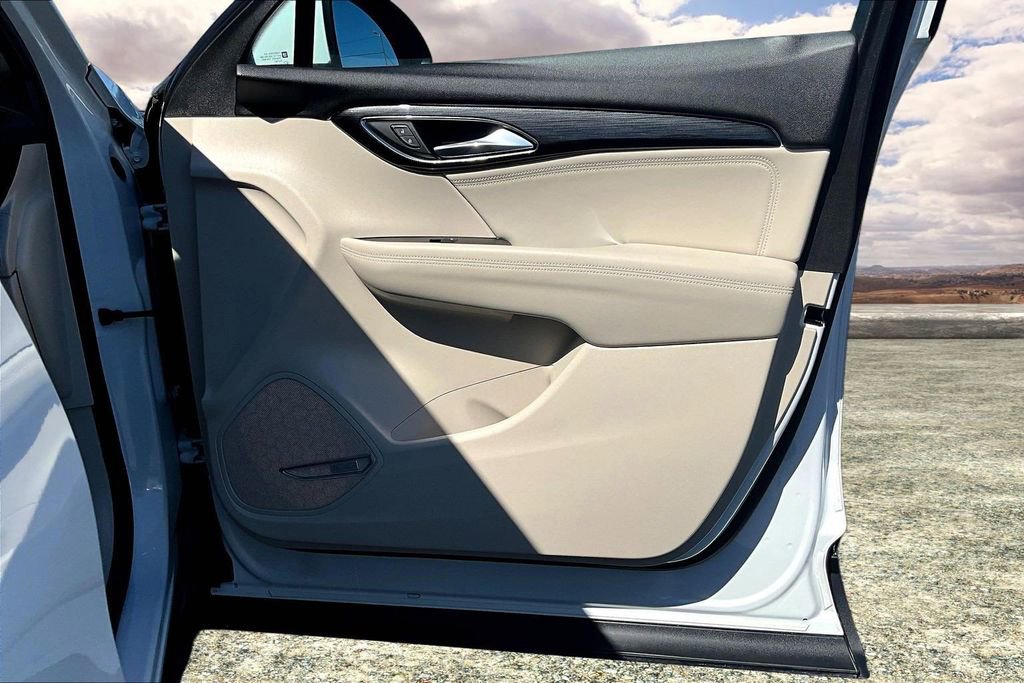 Used 2023 Buick Envision Essence w/ Technology Package I image 28